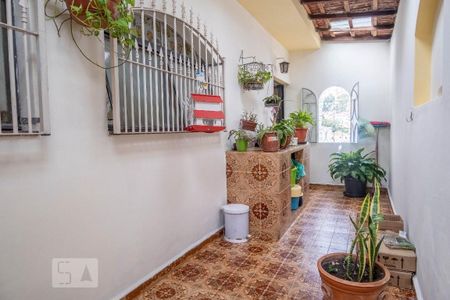 Casa à venda com 300m², 5 quartos e 2 vagas Casa à venda com 300m², 5 quartos e 2 vagasEntrada