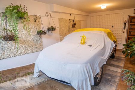 Casa à venda com 300m², 5 quartos e 2 vagas Casa à venda com 300m², 5 quartos e 2 vagasGaragem