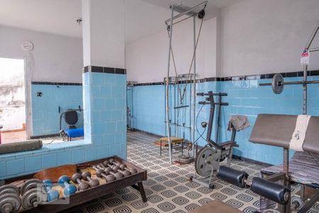 Casa à venda com 300m², 5 quartos e 2 vagas Casa à venda com 300m², 5 quartos e 2 vagasAcademia