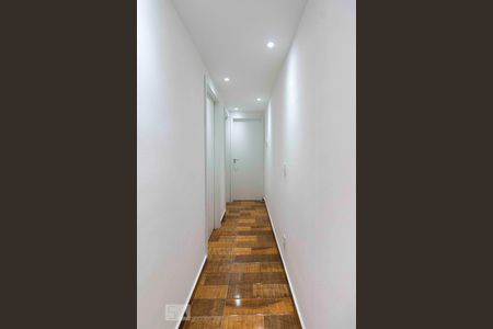 Corredor de apartamento para alugar com 2 quartos, 41m² em Itaquera, São Paulo