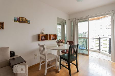 Sala de apartamento para alugar com 1 quarto, 50m² em Campo Belo, São Paulo