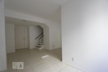 Sala de apartamento para alugar com 3 quartos, 116m² em Taquara, Rio de Janeiro