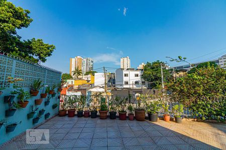 Varanda de casa à venda com 3 quartos, 200m² em Vila Ipojuca, São Paulo