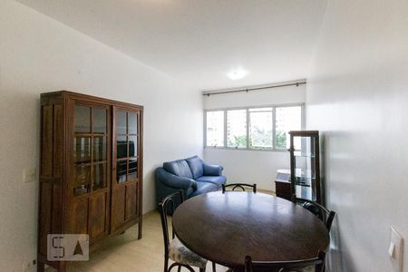 Sala de apartamento para alugar com 2 quartos, 50m² em Moema, São Paulo