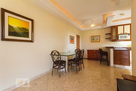 Sala de apartamento para alugar com 1 quarto, 57m² em Barra da Tijuca, Rio de Janeiro