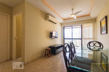 Sala de apartamento para alugar com 1 quarto, 57m² em Barra da Tijuca, Rio de Janeiro