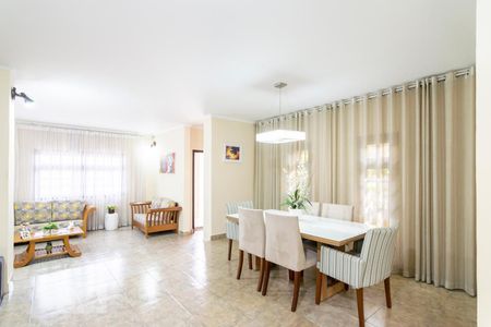 Sala de casa para alugar com 3 quartos, 500m² em Vila Lucinda, Santo André