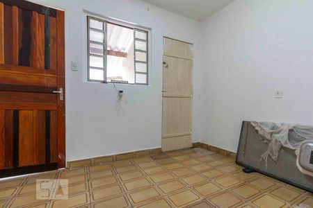 Sala de casa para alugar com 2 quartos, 65m² em Parque das Paineiras, São Paulo