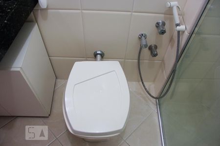 Banheiro 01 de apartamento para alugar com 2 quartos, 80m² em Trindade, Florianópolis