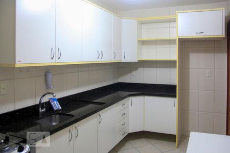 Cozinha de apartamento para alugar com 2 quartos, 80m² em Trindade, Florianópolis