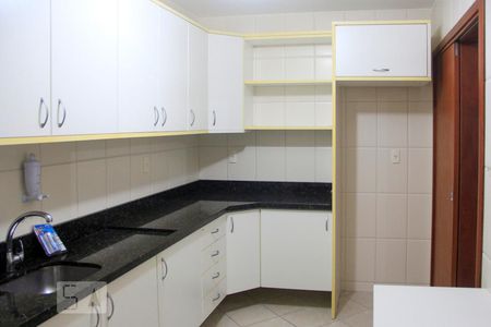 Cozinha de apartamento para alugar com 2 quartos, 80m² em Trindade, Florianópolis