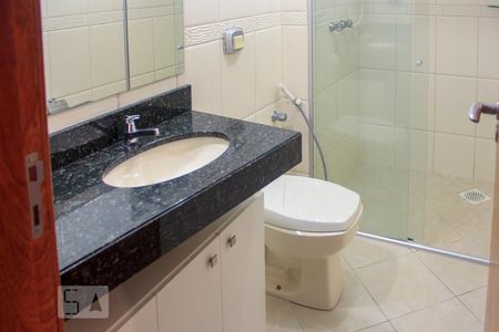 Banheiro 01 de apartamento para alugar com 2 quartos, 80m² em Trindade, Florianópolis