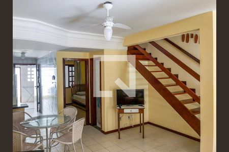 Sala de casa para alugar com 3 quartos, 105m² em Praia do Flamengo, Salvador