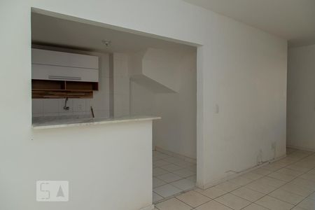 Sala  de casa de condomínio para alugar com 3 quartos, 89m² em Vargem Pequena, Rio de Janeiro