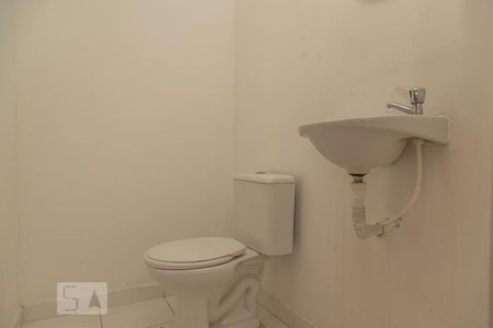 Lavabo  de casa de condomínio para alugar com 3 quartos, 89m² em Vargem Pequena, Rio de Janeiro