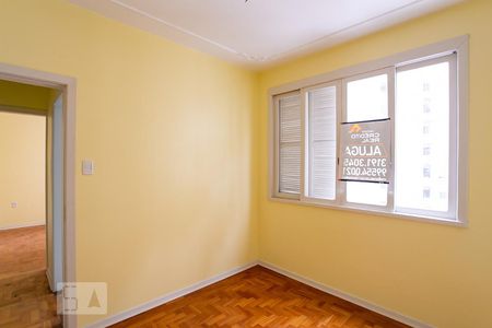 Quarto 1 de apartamento para alugar com 2 quartos, 70m² em Centro Histórico, Porto Alegre