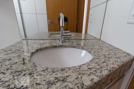 Banheiro de apartamento para alugar com 2 quartos, 49m² em Castelo, Belo Horizonte