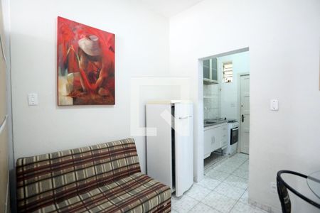 Sala de kitnet/studio para alugar com 1 quarto, 33m² em Boqueirão, Santos