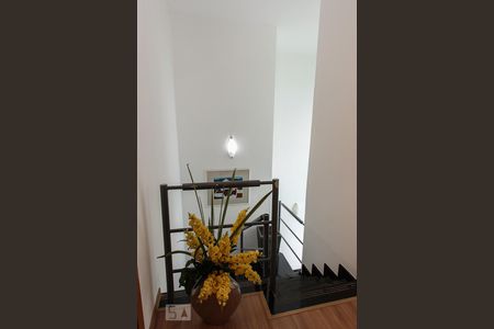 Studio à venda com 120m², 2 quartos e 1 vaga Studio à venda com 120m², 2 quartos e 1 vagaEscada