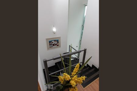 Studio à venda com 120m², 2 quartos e 1 vaga Studio à venda com 120m², 2 quartos e 1 vagaEscada