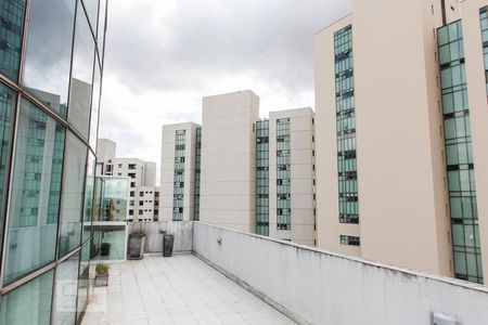 Studio à venda com 120m², 2 quartos e 1 vaga Studio à venda com 120m², 2 quartos e 1 vagaSacada