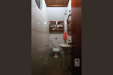 Lavabo de casa de condomínio à venda com 6 quartos, 250m² em Tijuca, Rio de Janeiro