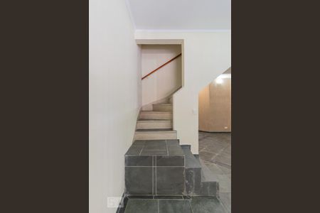 Escada de casa à venda com 2 quartos, 130m² em Vila Congonhas, São Paulo