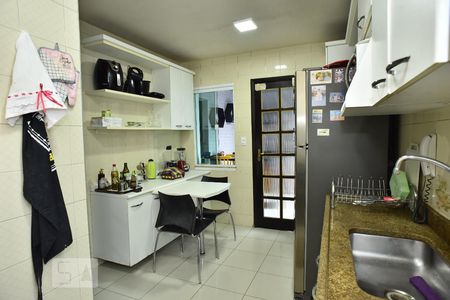 Cozinha de casa de condomínio à venda com 4 quartos, 230m² em Freguesia de Jacarepaguá, Rio de Janeiro