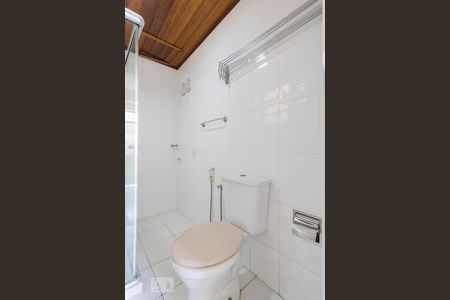 Banheiro de kitnet/studio para alugar com 1 quarto, 21m² em Catete, Rio de Janeiro