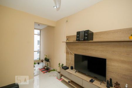 Sala de apartamento para alugar com 2 quartos, 50m² em Leme, Rio de Janeiro