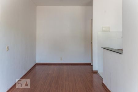 Sala de apartamento à venda com 2 quartos, 48m² em São Cristóvão, Rio de Janeiro