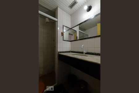 Banheiro de apartamento para alugar com 1 quarto, 45m² em Barra, Salvador