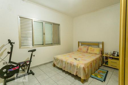 Casa à venda com 250m², 4 quartos e 3 vagas Casa à venda com 250m², 4 quartos e 3 vagasQuarto 2