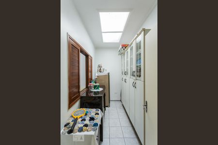 Casa à venda com 250m², 4 quartos e 3 vagas Casa à venda com 250m², 4 quartos e 3 vagasCopa