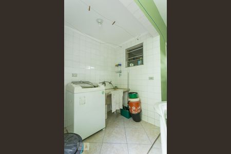 Casa à venda com 250m², 4 quartos e 3 vagas Casa à venda com 250m², 4 quartos e 3 vagasLavanderia