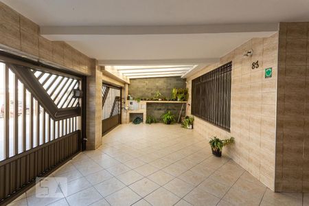 Casa à venda com 250m², 4 quartos e 3 vagas Casa à venda com 250m², 4 quartos e 3 vagasGaragem