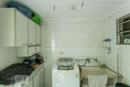 Casa à venda com 250m², 4 quartos e 3 vagas Casa à venda com 250m², 4 quartos e 3 vagasLavanderia