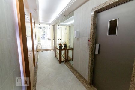 Hall de apartamento à venda com 3 quartos, 80m² em Vila Isabel, Rio de Janeiro