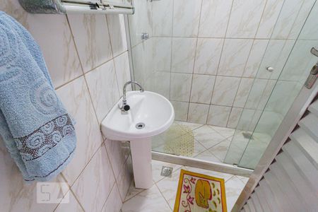 Banheiro Social (1º andar) de casa à venda com 3 quartos, 225m² em Curicica, Rio de Janeiro