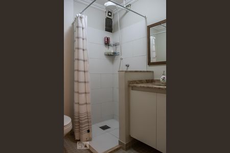 Banheiro de apartamento para alugar com 2 quartos, 57m² em Pinheiros, São Paulo