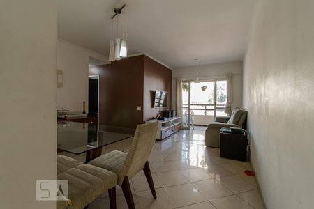 Sala de apartamento à venda com 3 quartos, 83m² em Vila Gumercindo, São Paulo