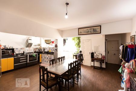 Sala de apartamento à venda com 2 quartos, 130m² em Bela Vista, São Paulo