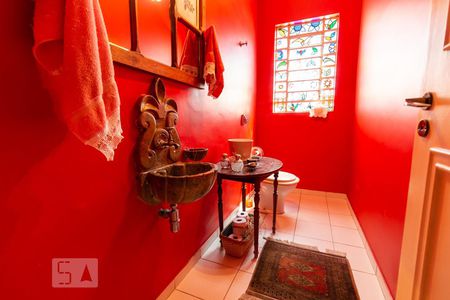 Casa à venda com 320m², 4 quartos e 5 vagas Casa à venda com 320m², 4 quartos e 5 vagasLavabo