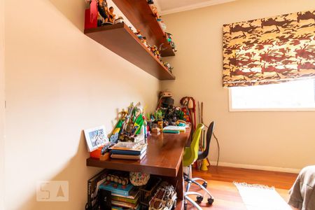 Casa à venda com 320m², 4 quartos e 5 vagas Casa à venda com 320m², 4 quartos e 5 vagasQuarta 3