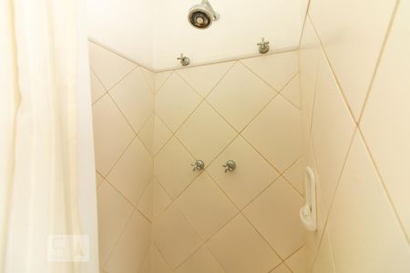 Casa à venda com 320m², 4 quartos e 5 vagas Casa à venda com 320m², 4 quartos e 5 vagasBanheiro da Suíte