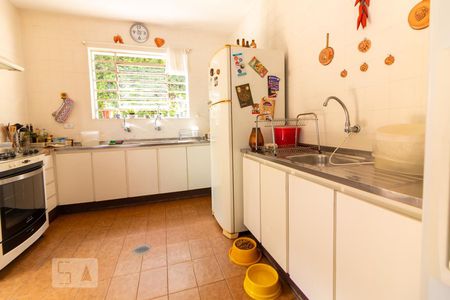 Casa à venda com 320m², 4 quartos e 5 vagas Casa à venda com 320m², 4 quartos e 5 vagasCozinha