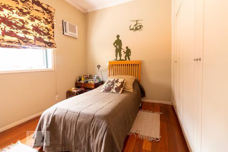 Casa à venda com 320m², 4 quartos e 5 vagas Casa à venda com 320m², 4 quartos e 5 vagasQuarto 3