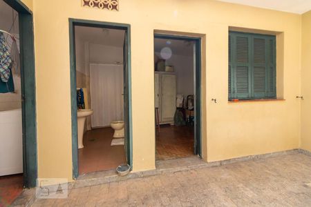 Casa à venda com 320m², 4 quartos e 5 vagas Casa à venda com 320m², 4 quartos e 5 vagasQuartos de Serviço