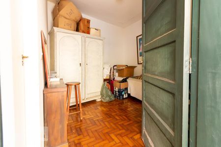 Casa à venda com 320m², 4 quartos e 5 vagas Casa à venda com 320m², 4 quartos e 5 vagasQuarto de Serviço