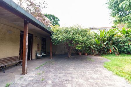 Casa à venda com 320m², 4 quartos e 5 vagas Casa à venda com 320m², 4 quartos e 5 vagasÁrea Externa
